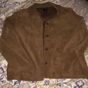 Lightweight buttoned jacket